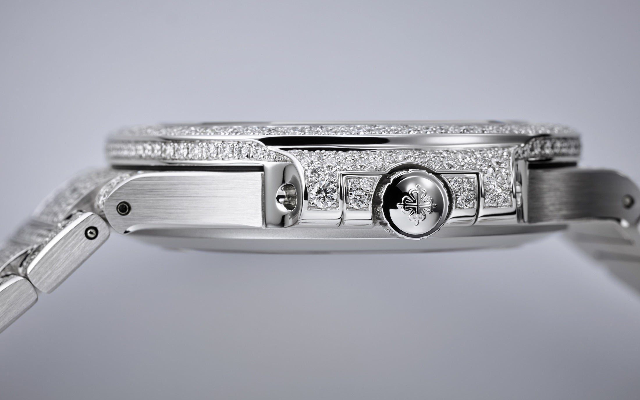 Patek Philippe Nautilus Haute Joaillerie Ladies Automatic Watch, 18K White Gold and Diamonds, 35,2mm, Ref# 7118/1450G-001 - Image 7