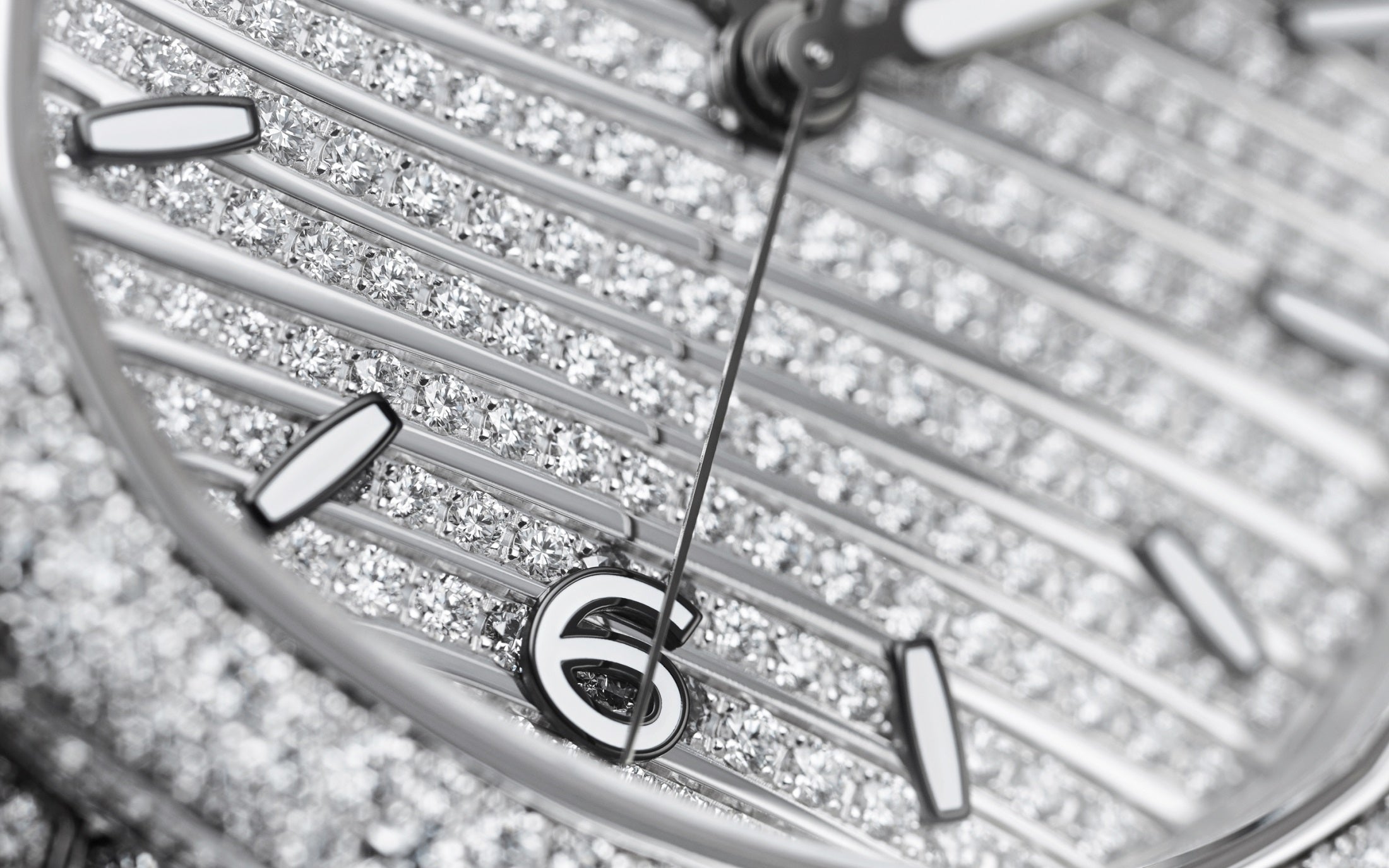 Patek Philippe Nautilus Haute Joaillerie Ladies Automatic Watch, 18K White Gold and Diamonds, 35,2mm, Ref# 7118/1450G-001 - Image 5