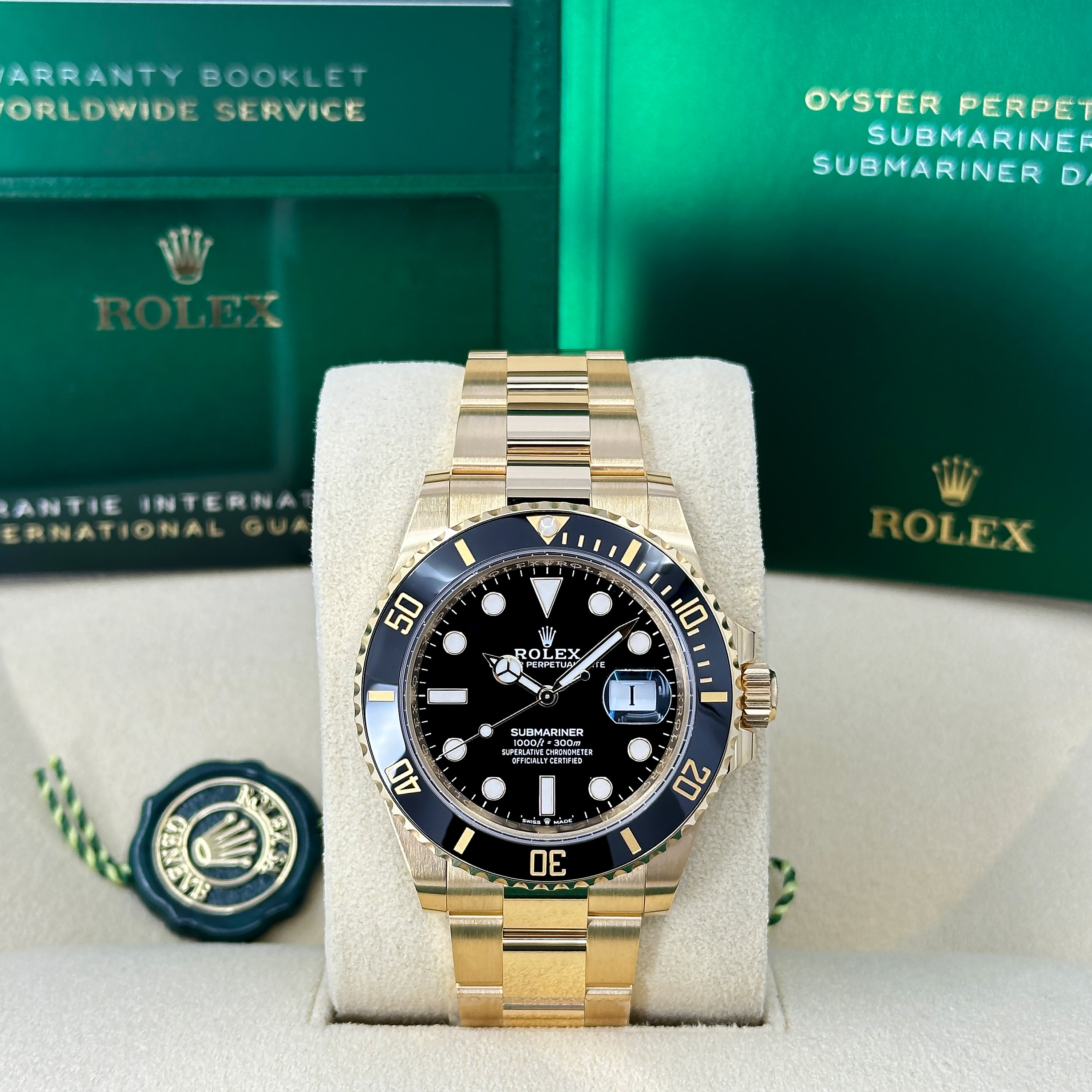 Rolex Submariner Date, 18k Yellow Gold, 41mm, Ref# 126618ln-0002 - Image 2