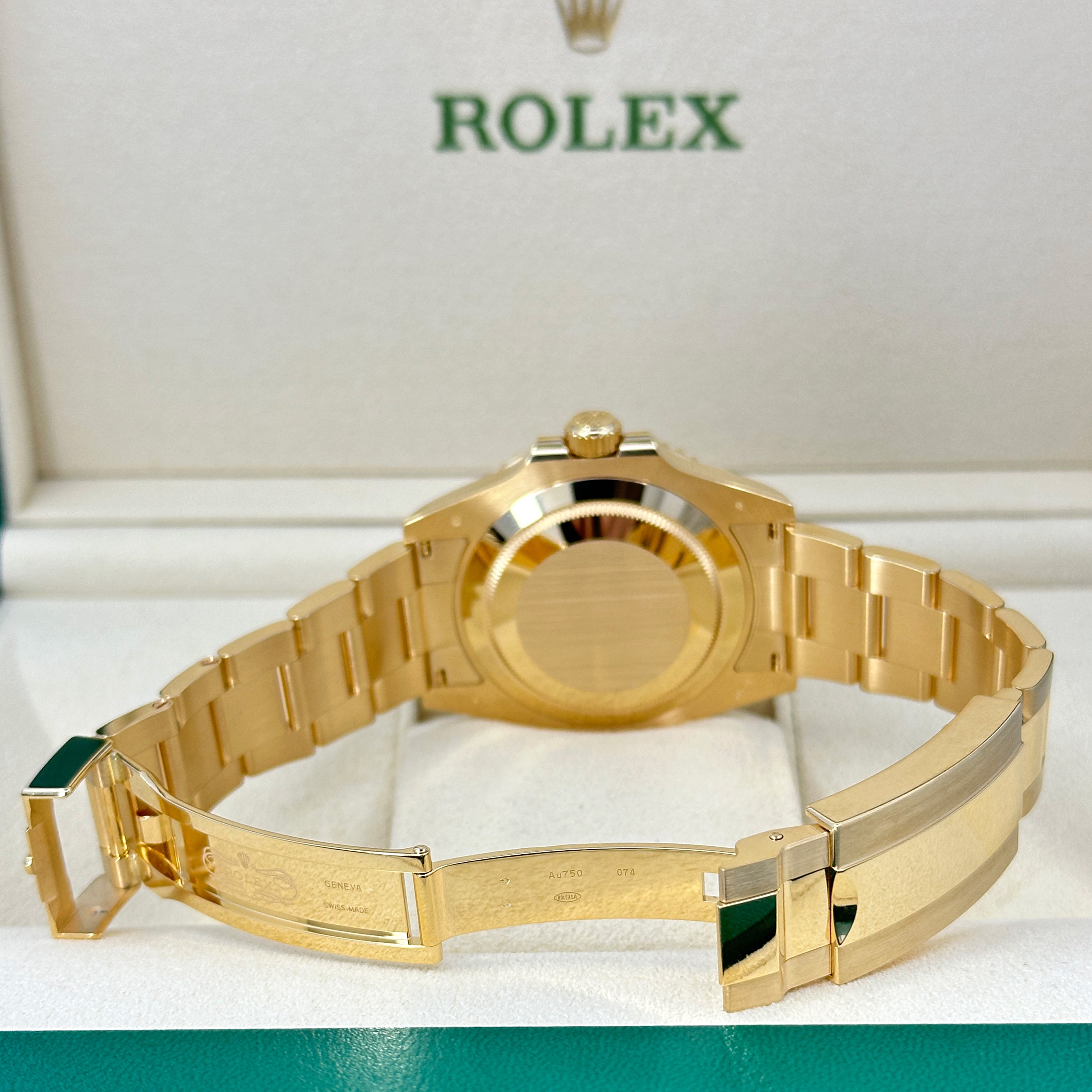 Rolex Submariner Date, 18k Yellow Gold, 41mm, Ref# 126618ln-0002 - Image 12